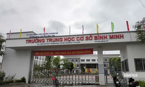 Vụ học sinh nhập viện sau khi uống nước cổng trường: Đưa mẫu nước đi kiểm nghiệm