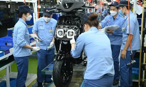 Xe máy điện lắp ráp ở Sóc Sơn, xuất đi châu Âu nhận ưu đãi khủng: Tặng tiền mặt bằng 30% giá xe hoặc pin