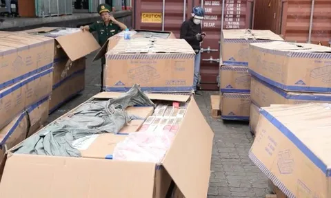 Tóm gọn 2 container thuốc lá lậu sắp xuất nước ngoài