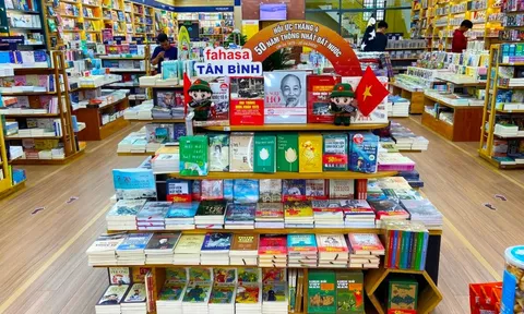 Chuỗi nhà sách lớn nhất nước Fahasa mỗi ngày thu 26 tỷ đồng, vừa chi tiền tỷ cải tạo 2 Nhà sách gần 30 tuổi