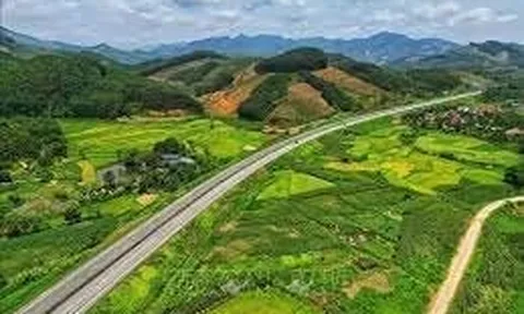 Thảm mặt đường cao tốc Nội Bài - Lào Cai khi trời mưa, VEC chính thức lên tiếng