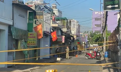 Cháy nhà 2 tầng ở TP.HCM, 1 người tử vong