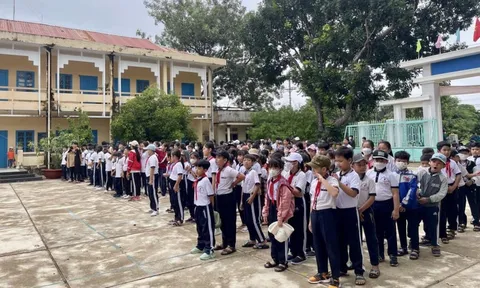 Hàng loạt giáo viên hợp đồng ở Bình Thuận bất ngờ bị hạ bậc lương: UBND Huyện nói gì?