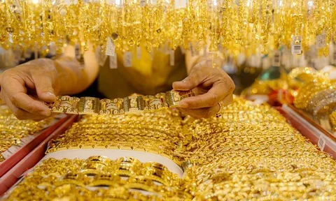 ĐBQH: Vàng ngày càng bấp bênh, có người lỗ hàng trăm triệu chỉ sau vài ngày