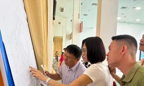 Gần 20 năm chờ đợi, người đàn ông bốc thăm được lô đất dịch vụ 3 mặt tiền