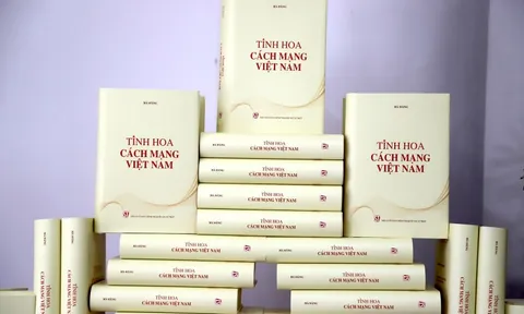Ra mắt cuốn sách ‘Tinh hoa cách mạng Việt Nam’ của nhà báo lão thành Hà Đăng
