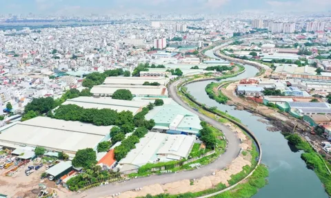 Khoác áo mới cho kênh Tham Lương - Tuyến đường độc tôn đi ngang 7 quận huyện