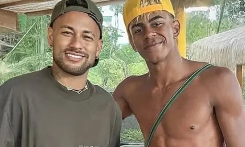 Yamal nghỉ hè cùng Neymar