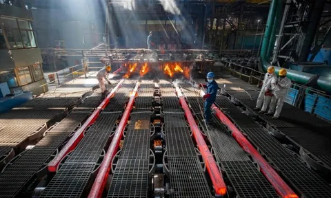 Trừng phạt bủa vây ngành thép của Nga - một quốc gia mừng thầm vì trúng lớn: 'Cứu tinh đây rồi'