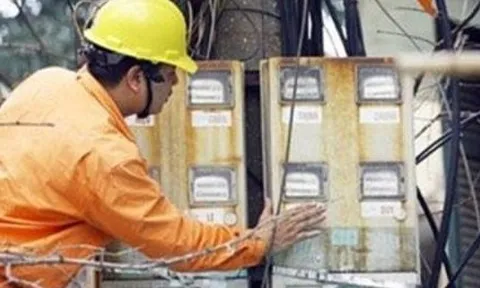 Hóa đơn tiền điện tháng 6 tăng đột biến khiến nhiều người 'sốc'
