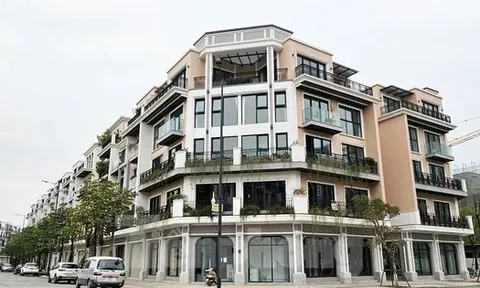 Bỏ công chứng cho tặng BĐS: Chuyên gia cảnh báo rủi ro, kẽ hở lách thuế?