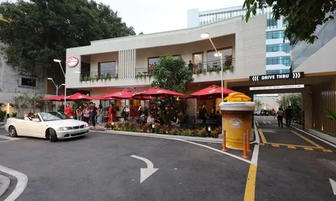 Highlands tái thiết trải nghiệm cà phê hiện đại với Drive-Thru thân thiện mọi phương tiện