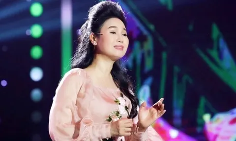 Nữ ca sĩ dòng nhạc quê hương từng bị đồn qua đời, hôn nhân kín tiếng bên chồng doanh nhân ở tuổi U60