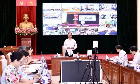 "Địa phương hỏi - Bộ GD&ĐT trả lời" thắc mắc trong phân cấp quản lý giáo dục