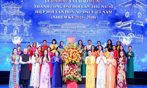 Nỗ lực định vị Áo dài như thương hiệu văn hoá quốc gia đối với bạn bè quốc tế