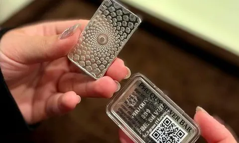 Giá bạc tăng mạnh, tiến sát đỉnh lịch sử