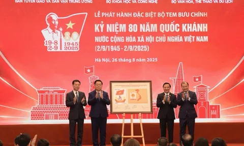 Phát hành bộ tem bưu chính đặc biệt kỷ niệm 80 năm Quốc khánh