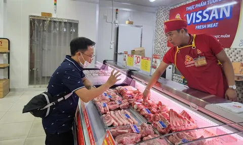 Giá heo hơi hôm nay 15-8: Thịt bình ổn đồng loạt giảm giá