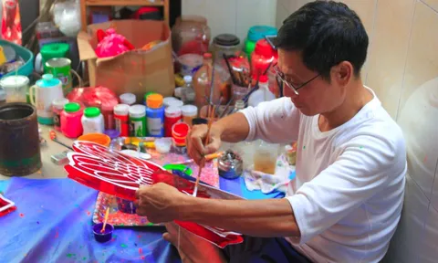 Lồng đèn truyền thống Phú Bình chật vật tìm chỗ đứng