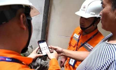 Khắp nơi bức xúc việc hóa đơn tiền điện nhảy múa, EVN nói gì?