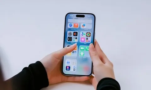 Giảm giá 9/9 cực khủng: iPhone giá sốc từ 7,3 triệu đồng, phụ kiện công nghệ rẻ khó tin