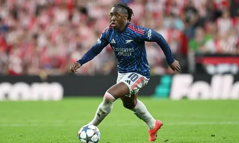 Lý do tân binh của Arsenal có màn ra mắt kém cỏi ở Champions League