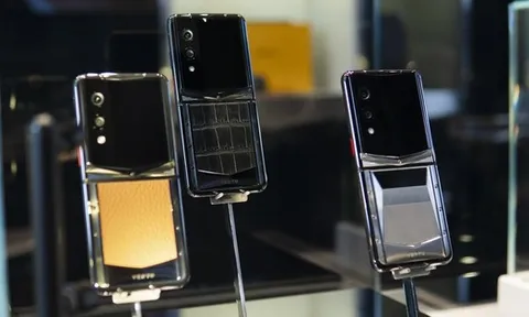 Ai đang mua hàng loạt "huyền thoại" smartphone tại Việt Nam?