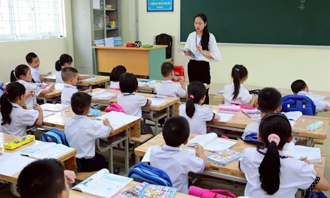 Đề xuất quy định tiêu chuẩn nghề nghiệp giáo viên tiểu học, trung học cơ sở
