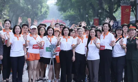 Phụ nữ chạy hưởng ứng vì môi trường không khói thuốc, lan tỏa thông điệp sống xanh