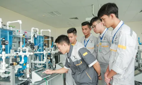 Chuẩn nghề nghiệp giáo viên giảng dạy trình độ trung cấp nghề