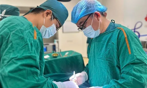 Tai nạn hy hữu: Vỡ tinh hoàn khi đi chơi trong khu du lịch