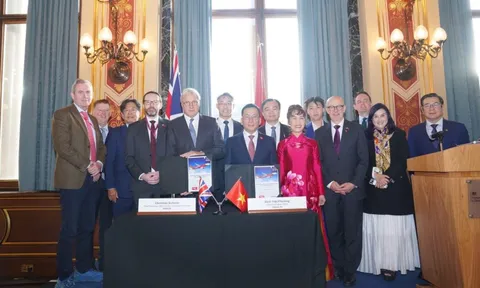 Vietjet ký hợp đồng mua 100 tàu bay A321neo với Airbus, củng cố quan hệ Đối tác Chiến lược Toàn diện Việt Nam – Vương quốc Anh