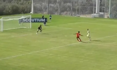 CĐM bàn tán xôn xao về bàn thắng của con trai Ronaldo cho Bồ Đào Nha