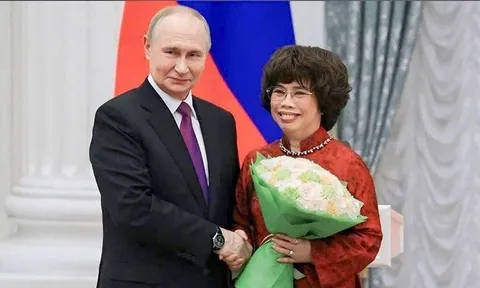 Tổng thống Putin trao Huân chương cho nữ doanh nhân Thái Hương tại Điện Kremlin