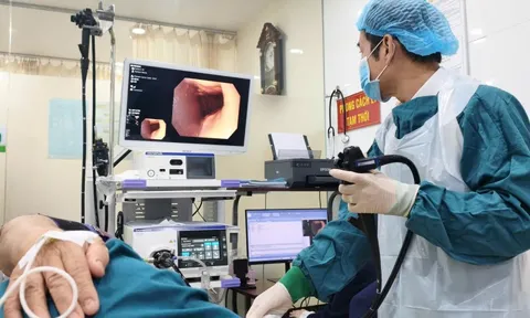 Người bệnh không còn sợ nội soi dạ dày nhờ hệ thống nội soi qua mũi có ứng dụng AI