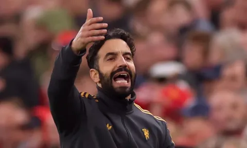 HLV Amorim đáp trả những lời chỉ trích của Ronaldo