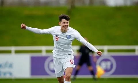 FIFA phê duyệt hồ sơ nhập tịch, sao trẻ từng khoác áo U19 Anh chính thức đầu quân cho tuyển Thái Lan