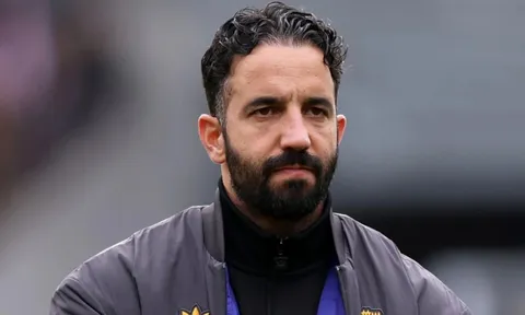 Bão tố vẫn bao quanh: Man Utd tiến bộ thực sự hay ảo tưởng?