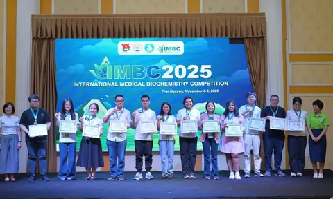 Sinh viên Y Việt Nam giành 4 huy chương tại cuộc thi Hóa sinh Y học quốc tế