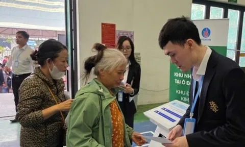 Khách xếp hàng quá đông, chủ đầu tư nhà ở xã hội Kim Chung có động thái mới