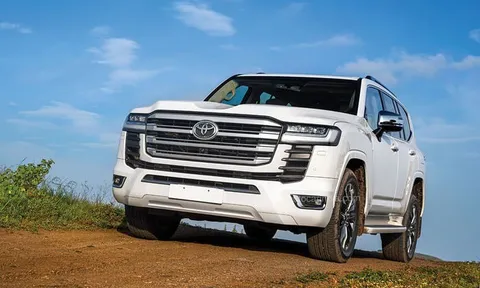 Toyota vừa làm 1 điều, người mua xe sắp thoát cảnh 'xe mới mua đã lỗi thời'