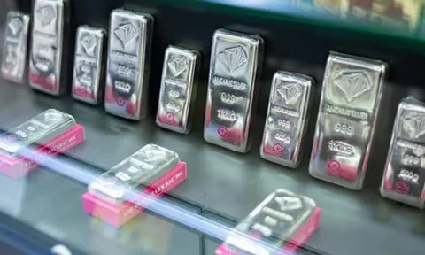 Giá bạc giảm sau báo cáo việc làm của Mỹ