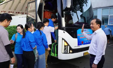 Bác sĩ trẻ TP HCM trải lòng sau chuyến chi viện giúp người dân vùng lũ miền Trung