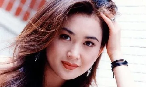 "Bông hồng lửa" của màn ảnh: Tuổi thơ nghèo khó, U60 hôn nhân viên mãn, không sinh con