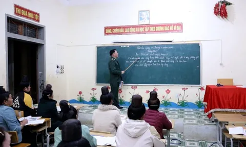 Hành trình bền bỉ của những người thắp chữ vùng cao