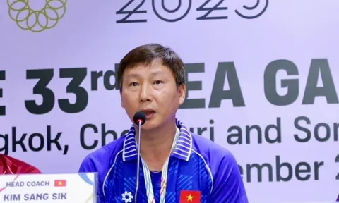 HLV Kim Sang Sik mong trọng tài công tâm ở chung kết SEA Games 33