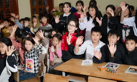 Phương Anh Đào: “Tôi ước mình đến sớm hơn với các em”