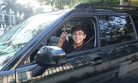 Bản hybrid một lần đổ xăng đi hơn 1.100km: Đây là chiếc Santa Fe được mong nhất?