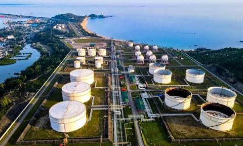 1 công ty dầu khí dự kiến lãi sau thuế hơn 2.000 tỷ đồng năm 2026, cổ phiếu kịch trần phiên cuối tuần