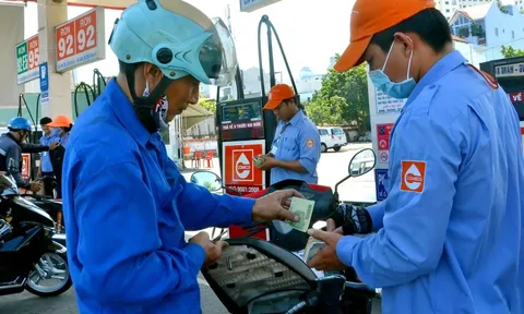 Giá xăng giảm về gần 19.000 đồng/lít, dầu hỏa rẻ hơn 700 đồng/lít